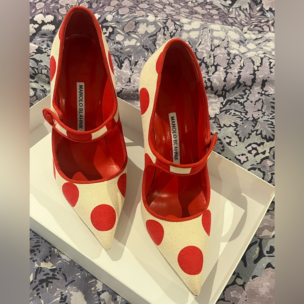 manolo blahnik stilettos